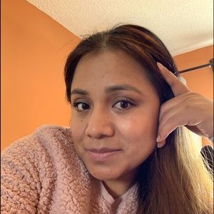 Meet your Posher, Esmeralda